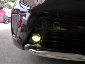 プリウスのプロジェクターフォグユニット取付