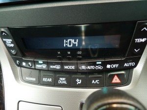 20系アルファードのインパネ全打ち替えと室内灯面発光LED化 AFTER