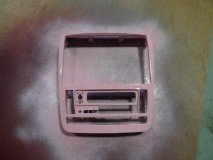  アルパインビッグX8インチ用に加工した10系アルファードナビパネルです。エポキシ系のパテで整形しているため非常に硬く、耐久性も高くなっています。今回8インチを搭載するにあたって車両側もかなり切り込みを入れました。 