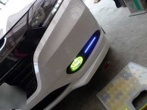 ヴェゼルのデイライト施工