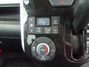 新型タントの室内パネル全LED打ち替え