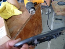  まずはヒートガンでミラーを暖めます。この作業を怠るとミラーが割れてしまいます。 