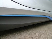 BMW i8 のLED加工打ち合わせ このブルーのラインはかなり大変そう。