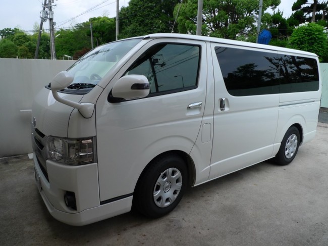 4型ハイエースのセキュリティーと室内パネル打ち替え 4型ハイエースのセキュリティーと室内パネル打ち替え