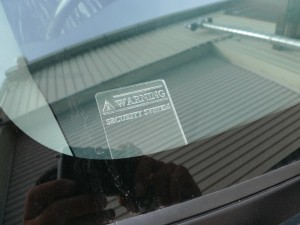 4型ハイエースのセキュリティーと室内パネル打ち替え