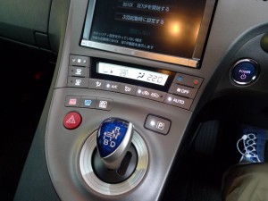 プリウスのエアコンパネル類のLED打ち替え（色替え）