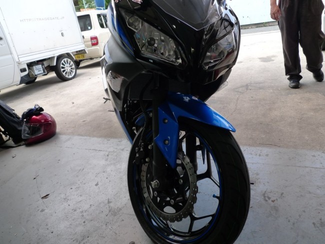 Ninja250のRGB16色LEDテープの施工 Ninja250のRGB16色LEDテープの施工