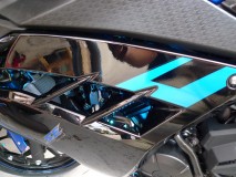 Ninja250のRGB16色LEDテープの施工 ダクト内部に光源が見えないように取付