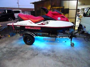 ジェットスキーのトレーラーデコレーション