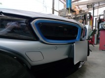  お客様のご希望はキドニーの中と、その他の部分をブルーのイルミネーションにすることでした。 