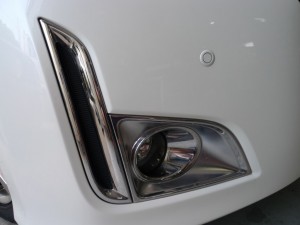 E52エルグランドの純正風デイライトとフォグランプHID取付 BEFORE