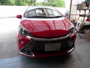 アクアのヘッドライト加工修理とウィンカーLED化とフットイルミ