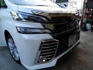新型30系ヴェルファイアのスマートキー連動セキュリティと室内灯LED化