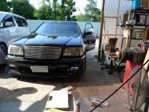 W140 Sクラスメルセデスのデイライト取付 純正チックに取付できました。違和感無くいい感じです。電源はACCを引き込みました。
