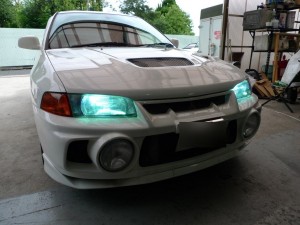 ランサーエボリューション４のヘッドライトHID化と室内灯LED化