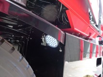 出張作業!レッカー車にナビとLEDスイッチ取付 タイヤ灯も施工します。