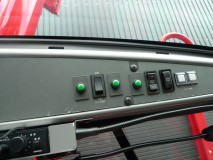 出張作業!レッカー車にナビとLEDスイッチ取付 通常リモコンスイッチなのですが改造して外部スイッチに変更しました。電源も電池から直接電源に変更しました。