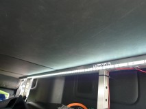 ハイエースのヘッドライト・フォグHIDバルブ交換とベット下照明施工 ベッド下のフレームにLEDテープで照明を追加