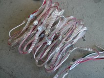  今回使うNeoPixelLEDはすでに配線済みの商品です。 