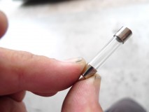 10系アルファードのバックカメラ修理 切れていない。でもテスターを当たったら導通していませんでした。ヒューズを交換したところ