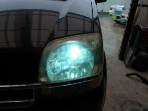 ムーブのヘッドライトHID化施工