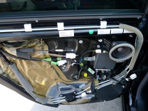 レクサスLS460のカーテシーランプ不点灯修理