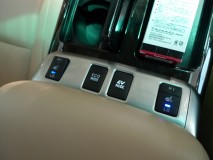 アルファードハイブリッドの室内パネル全LED打ち替え 文字盤はすべて白色、インジケータランプは青色に統一します。