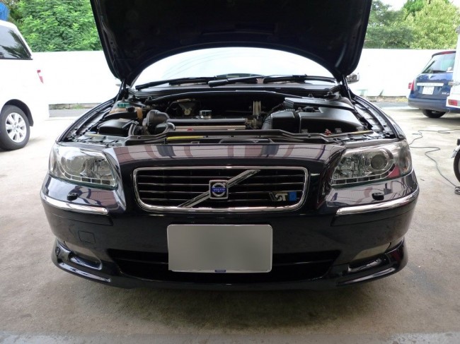 VOLVO V70 後期の室内パネル類打ち替え作業 VOLVO V70 後期の室内パネル類打ち替え作業