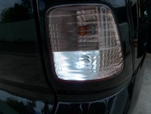  バック球もLEDに。ユニット脱はかなり勇気が必要。固着してます。 