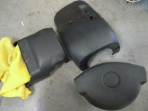 フロッキーコーティング依頼(郵送) 早速部品を確認。エアバックとコラムカバーです。表面はサンドペーパーで下地処理されています。