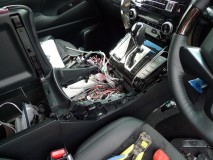 3型アルファードのコンプリートウーファー 今回すべてのLEDをセンターコンソールからコントロールすることが出来ます。LEDの追加や変更もこの場所ですべて出来ます。