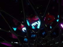 3型アルファードのコンプリートウーファー これが光るキャリパーカバです。文字は自由にお選びいただけます。