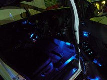 3型アルファードのコンプリートウーファー 室内イルミについては消すことは無いのでスイッチはなしにしています。
