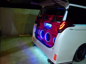 3型アルファードのコンプリートウーファー
