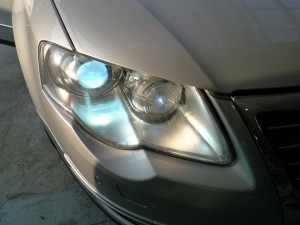 VW パサートのヘッドライトHIDコンバート