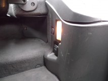 R230 MercedesSL のフォグHIDや他LED化 トランクルームだけ42mm電球