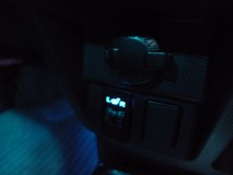 エスティマのシートヒーター取付 スイッチは開きポートのサイズが合わなかったので 車両側をカットしました。