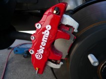 G'sハリアーのキャリパーカバー取付施工 同色の赤に塗りました。
