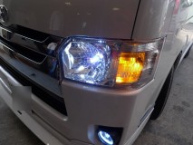 4型ハイエースのエアコンパネル打ち替えと他HID/LED加工 ウィンカーもLED化して明るさUP