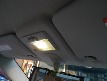 MRワゴンのヘッドライトHID化施工 室内灯は電球色(暖色)LEDを採用。色はそのままに明るさUP。消費電力Down。