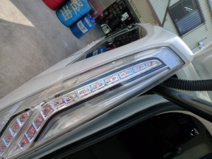 C26セレナのテールユニット加工作業
