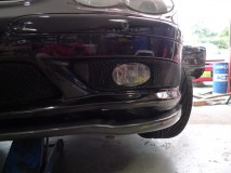 R230 SL Mercedesのスカッフプレート他取付 カーボン柄でおしゃれになりました。