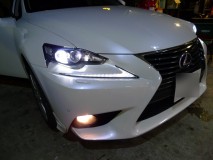 LEXUS IS300h のフォグランプLED化 フロント周りはなんともいえない流線型