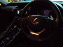 LEXUS IS300h のフォグランプLED化 ステアリング周りもなかなか良い雰囲気