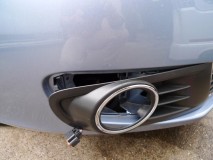 ゴルフ6のフォグランプHID化とバックブザー施工 この手の欧州車はフォグカバーが簡単に外れます。