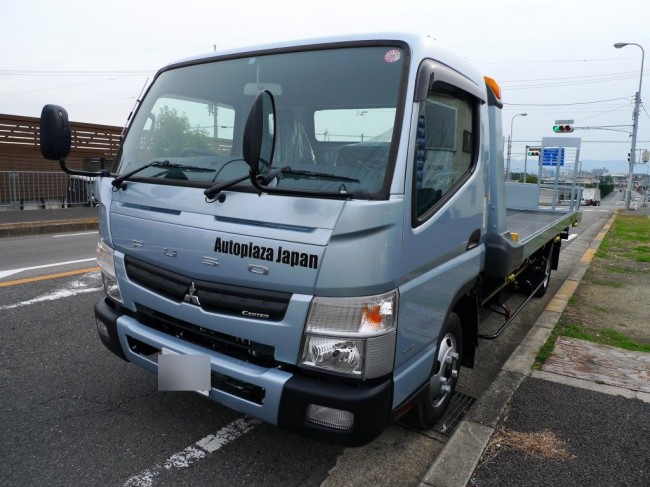 FUSO キャンターのバックカメラとオンダッシュナビの取付 FUSO キャンターのバックカメラとオンダッシュナビの取付