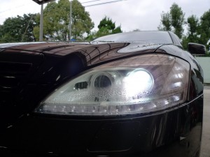W221 Mercedes Benz のヘッドライトウィンカー修理・・・断念! BEFORE