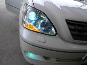 30セルシオのフォグHIDとウィンカーLED施工