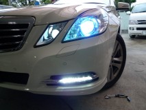 W212前期のデイライト取付(持ち込み) ポジションランプ点灯で減光制御もできるようですが、今時のCAN通信車はそう簡単には行かないので、今回は保留とさせていただきました。