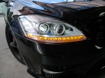 W221 Mercedes Sクラスのヘッドライト交換施工 無事ウィンカーも復活しました。HIDバルブも新品に交換してリフレッシュしました。